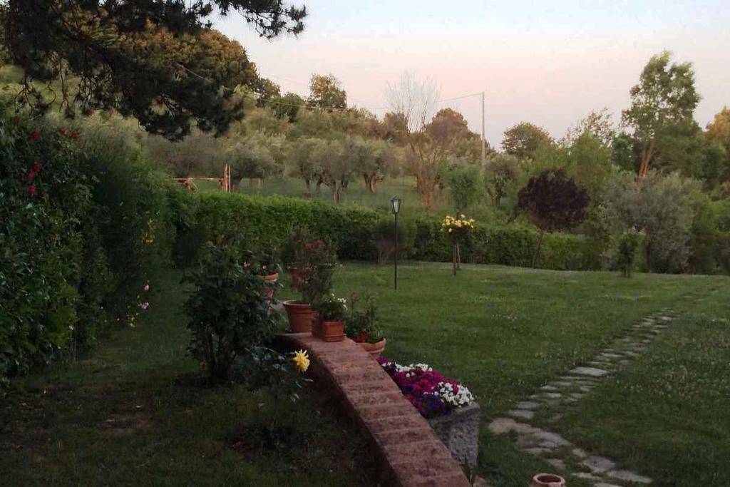 Agriturismo La Bicocca - Apt. "Il Leccio" Castel Rigone 客房 照片
